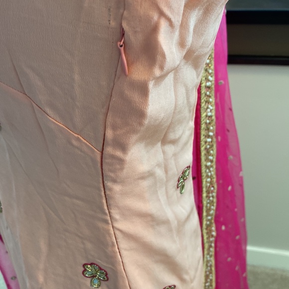 Palazzo Suit - Picture 3 of 5